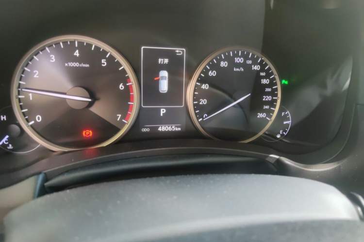 Used Lexus NX 2017 300 Front-Wheel-Drive Limited Edition Odometer Close Up