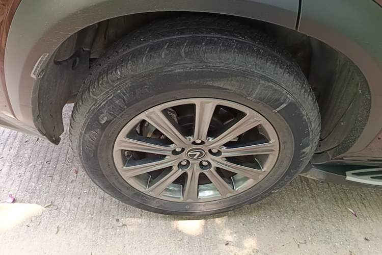 Used Lexus NX 2017 200 Front-Wheel-Drive X-Trail SE Edition Right Rear Wheel Hub