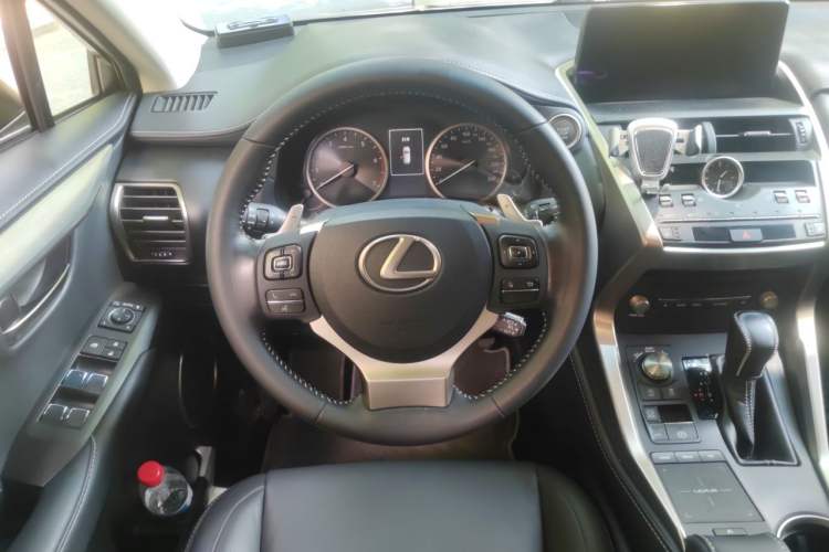 Used Lexus NX 2017 300 Front-Wheel-Drive Limited Edition Steering Wheel
