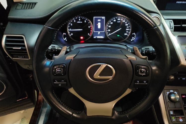 Used Lexus NX 2017 300 Front-Wheel-Drive Limited Edition Steering Wheel