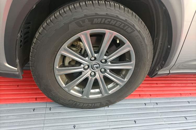 Used Lexus NX 2017 200 All-Wheel Drive Fēngshàng Edition Left Front Wheel Hub