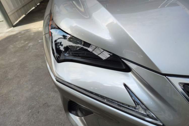 Used Lexus NX 2017 300 Front-Wheel-Drive Limited Edition Right Front Headlight