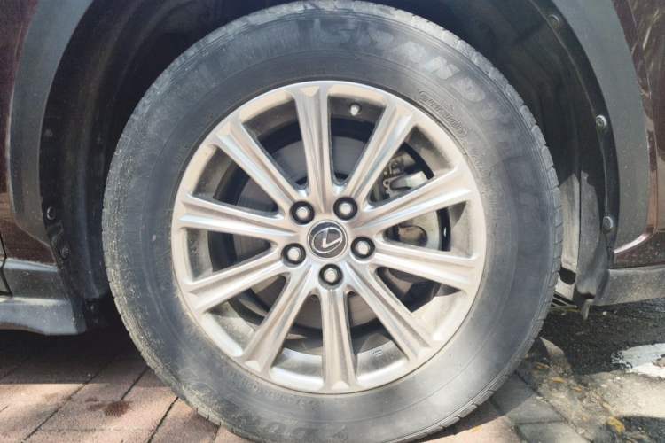 Used Lexus NX 2017 200 All-Wheel Drive Fēngshàng Edition Right Front Wheel Hub