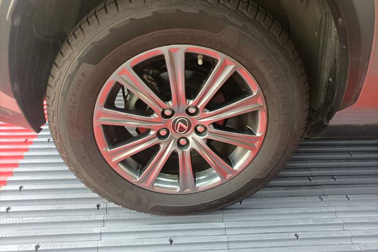 Used Lexus NX 2017 200 All-Wheel Drive Fēngshàng Edition Right Rear Wheel Hub
