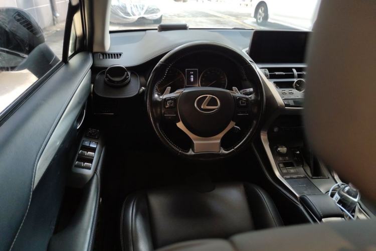 Used Lexus NX 2017 300 Front-Wheel-Drive Limited Edition Steering Wheel