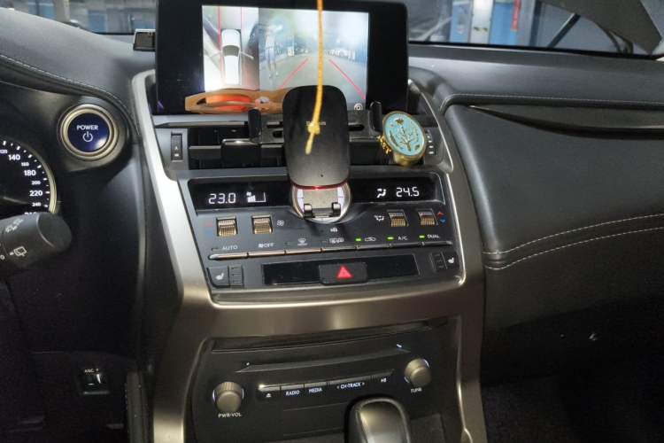 Used Lexus NX 2017 300h Front-Drive FENGSHANG Edition Audio And AC Panel