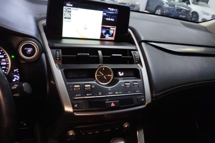 Used Lexus NX 2017 300h Front-Drive FENGSHANG Edition Audio And AC Panel