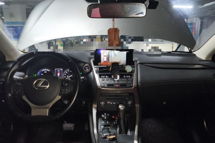 Used Lexus NX 2017 300h Front-Drive FENGSHANG Edition Center Console