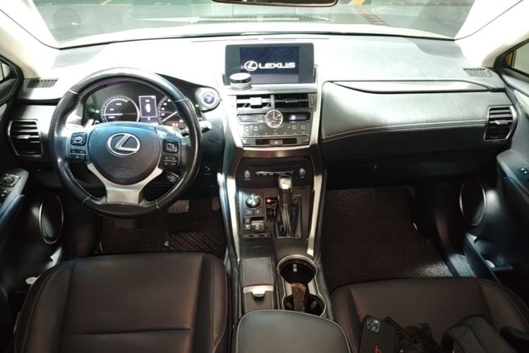 Used Lexus NX 2017 300h Front-Drive FENGSHANG Edition Center Console
