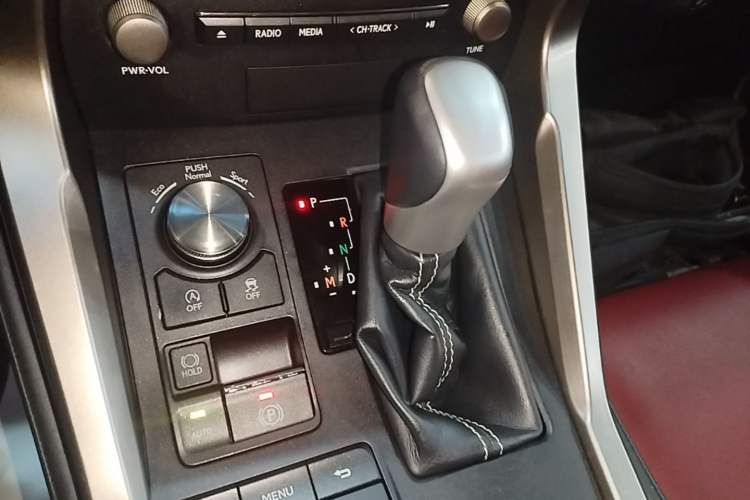 Used Lexus NX 2017 300 Front-Wheel-Drive Limited Edition Gear Lever