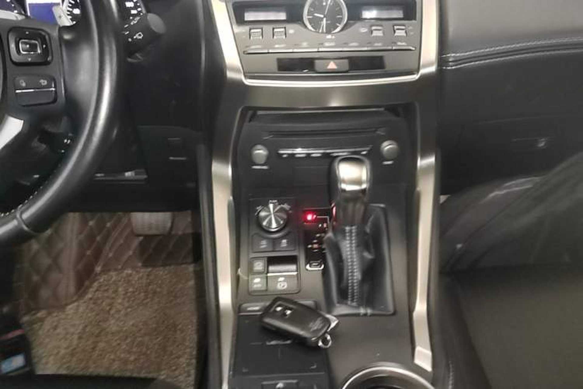 Used Lexus NX 2017 200 Front-Wheel-Drive X-Trail SE Edition Gear Lever