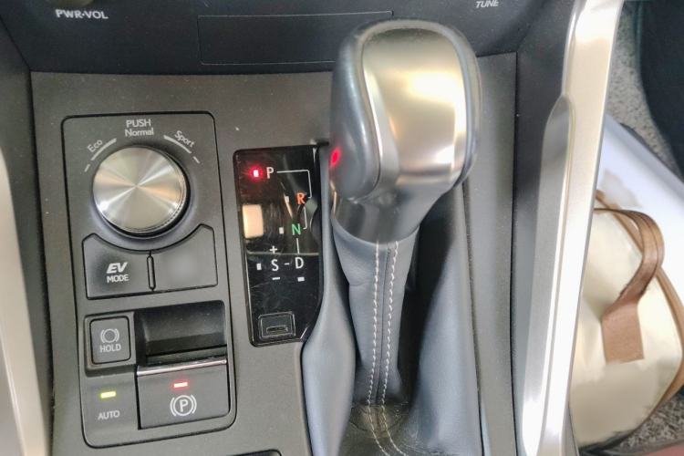Used Lexus NX 2017 300h Front-Drive FENGSHANG Edition Gear Lever
