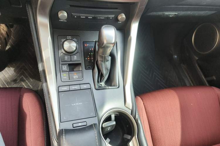 Used Lexus NX 2017 200 Front-Wheel-Drive X-Trail SE Edition Gear Lever
