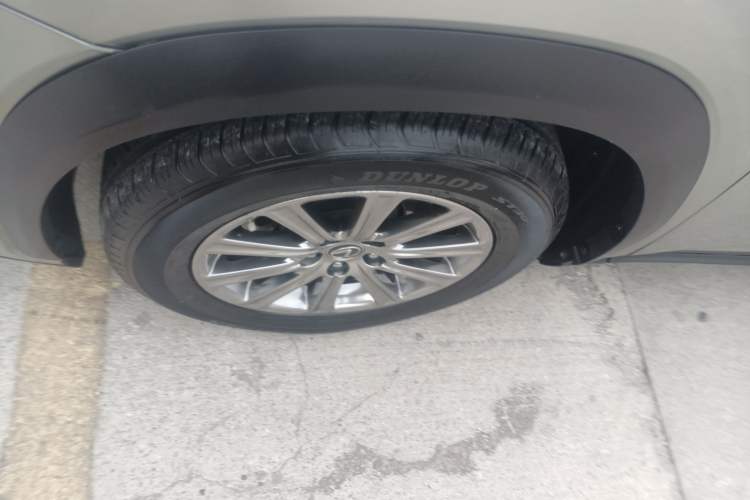 Used Lexus NX 2017 300 Front-Wheel-Drive Limited Edition Left Front Wheel Hub