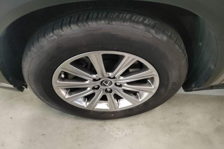 Used Lexus NX 2017 200 Front-Wheel-Drive X-Trail SE Edition Left Front Wheel Hub