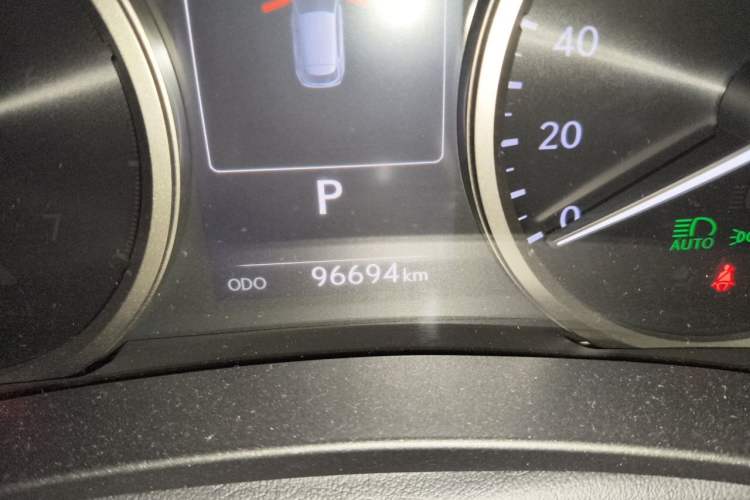 Used Lexus NX 2017 300h Front-Drive FENGSHANG Edition Odometer Close Up