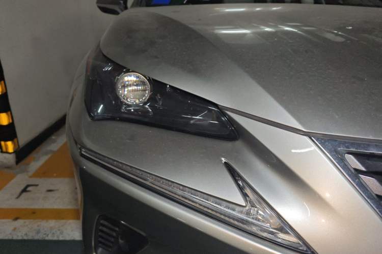 Used Lexus NX 2017 300 Front-Wheel-Drive Limited Edition Right Front Headlight