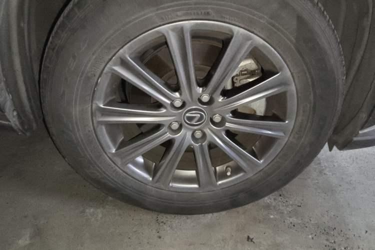 Used Lexus NX 2017 300h Front-Drive FENGSHANG Edition Right Front Wheel Hub