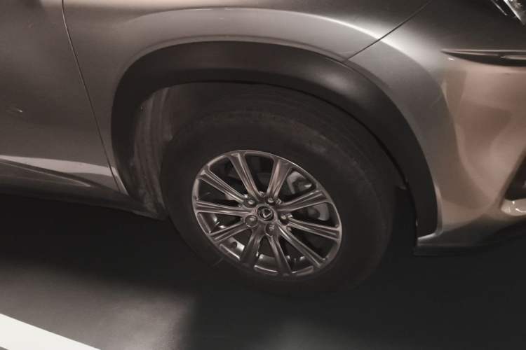 Used Lexus NX 2017 200 Front-Wheel-Drive X-Trail SE Edition Right Front Wheel Hub