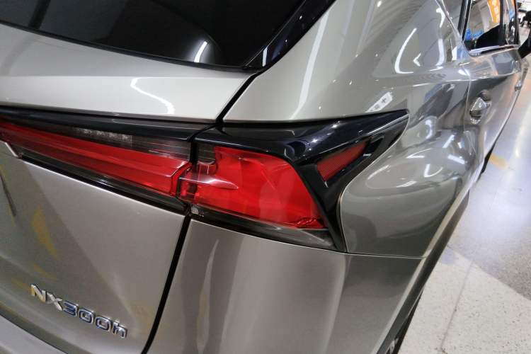 Used Lexus NX 2017 300h Front-Drive FENGSHANG Edition Right Rear Taillight