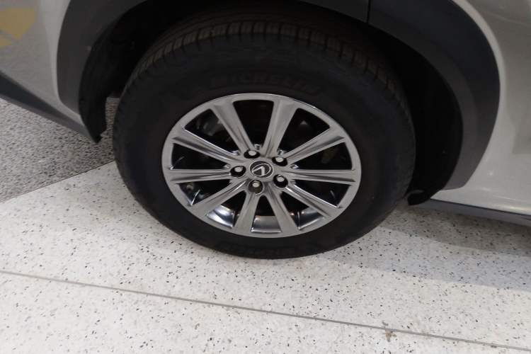 Used Lexus NX 2017 300h Front-Drive FENGSHANG Edition Right Rear Wheel Hub