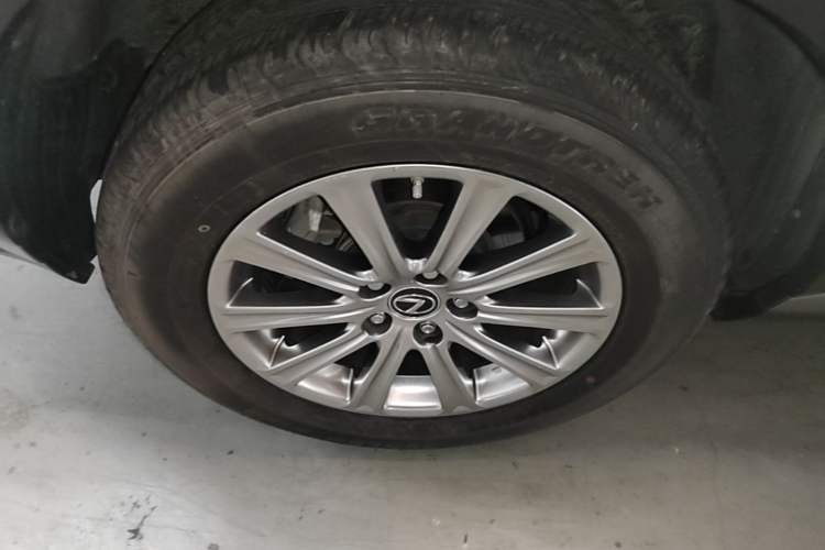 Used Lexus NX 2017 200 Front-Wheel-Drive X-Trail SE Edition Right Rear Wheel Hub