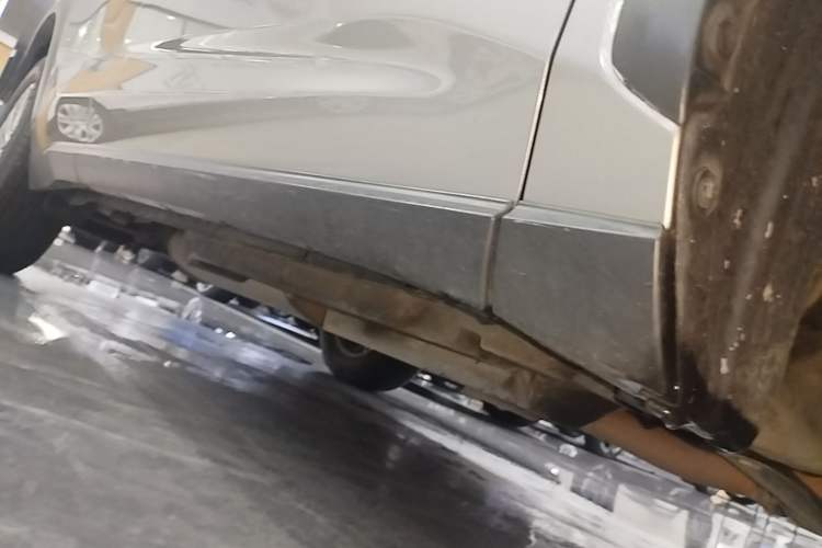 Used Lexus NX 2017 300 Front-Wheel-Drive Limited Edition Right Side Sill