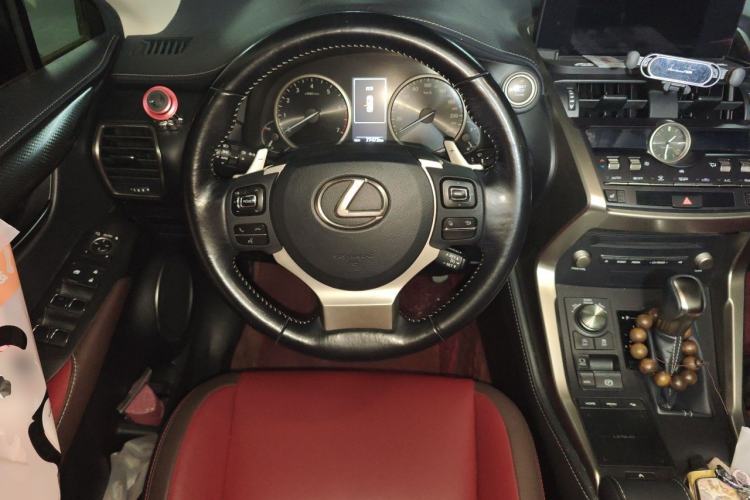 Used Lexus NX 2017 300 Front-Wheel-Drive Limited Edition Steering Wheel