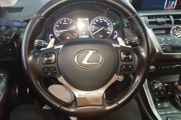 Used Lexus NX 2017 300 Front-Wheel-Drive Limited Edition Steering Wheel