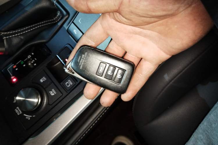 Used Lexus NX 2017 300h Front-Drive FENGSHANG Edition Vehicle Key