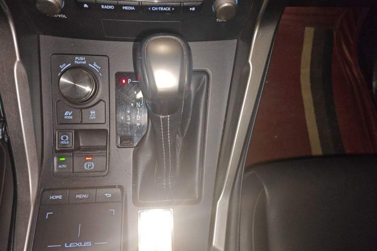 Used Lexus NX 2017 300h Front-Drive FENGSHANG Edition Gear Lever