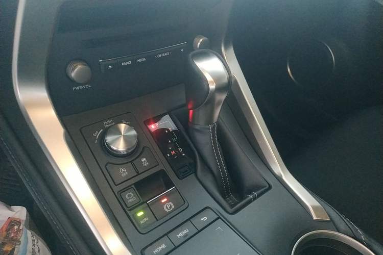 Used Lexus NX 2017 200 Front-Wheel-Drive X-Trail SE Edition Gear Lever