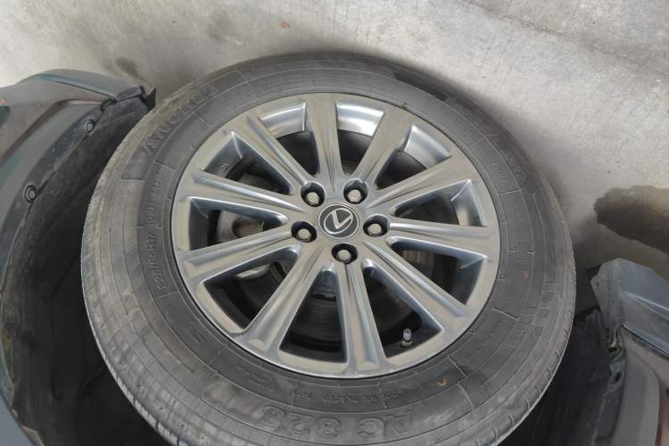 Used Lexus NX 2017 300 Front-Wheel-Drive Limited Edition Right Front Wheel Hub