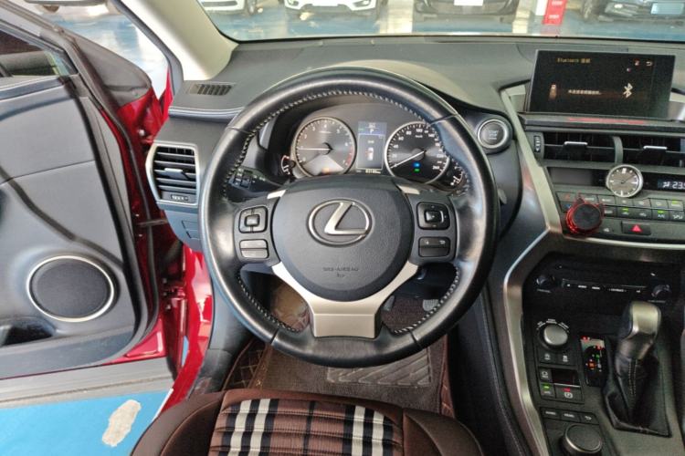 Used Lexus NX 2017 200 Front-Wheel-Drive X-Trail SE Edition Steering Wheel