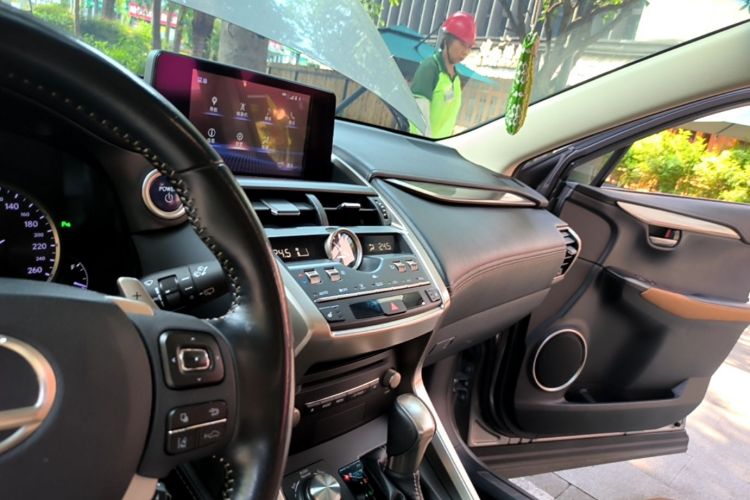 Used Lexus NX 2017 300h Front-Drive FENGSHANG Edition Audio And AC Panel