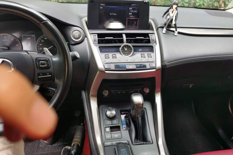 Used Lexus NX 2017 300 Front-Wheel-Drive Limited Edition Audio And AC Panel