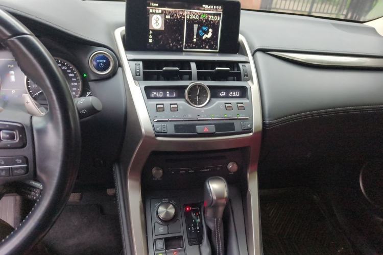 Used Lexus NX 2017 300h Front-Drive FENGSHANG Edition Audio And AC Panel