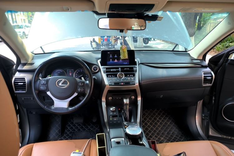 Used Lexus NX 2017 300h Front-Drive FENGSHANG Edition Center Console