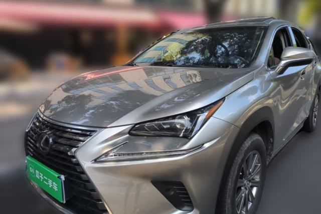 Lexus NX 2017 300h Front-Drive FENGSHANG Edition مستعملة