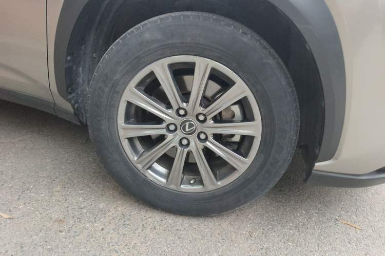 Used Lexus NX 2017 300h Front-Drive FENGSHANG Edition Exterior 7