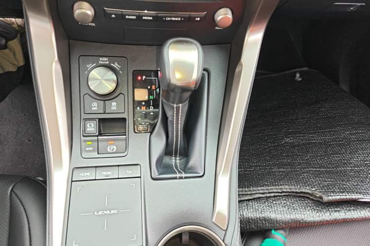 Used Lexus NX 2017 200 Front-Wheel-Drive X-Trail SE Edition Gear Lever