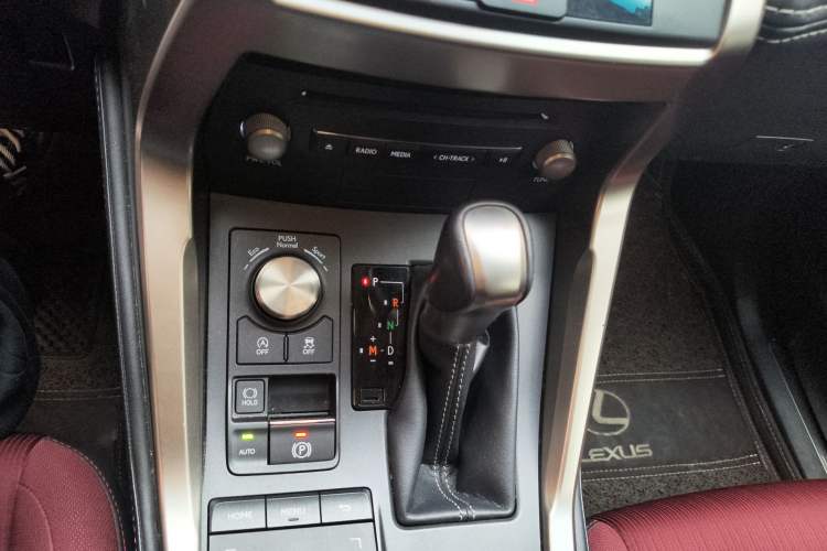 Used Lexus NX 2017 200 Front-Wheel-Drive X-Trail SE Edition Gear Lever