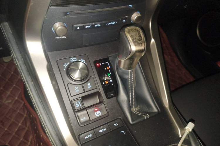 Used Lexus NX 2017 300 Front-Wheel-Drive Limited Edition Gear Lever