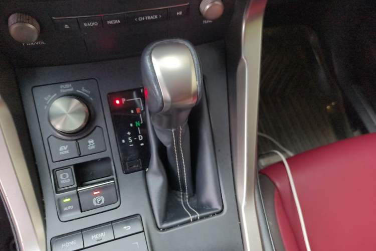 Used Lexus NX 2017 300h Front-Drive FENGSHANG Edition Gear Lever