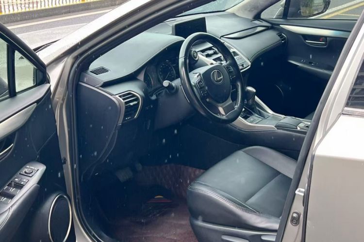 Used Lexus NX 2017 200 Front-Wheel-Drive X-Trail SE Edition Interior 4