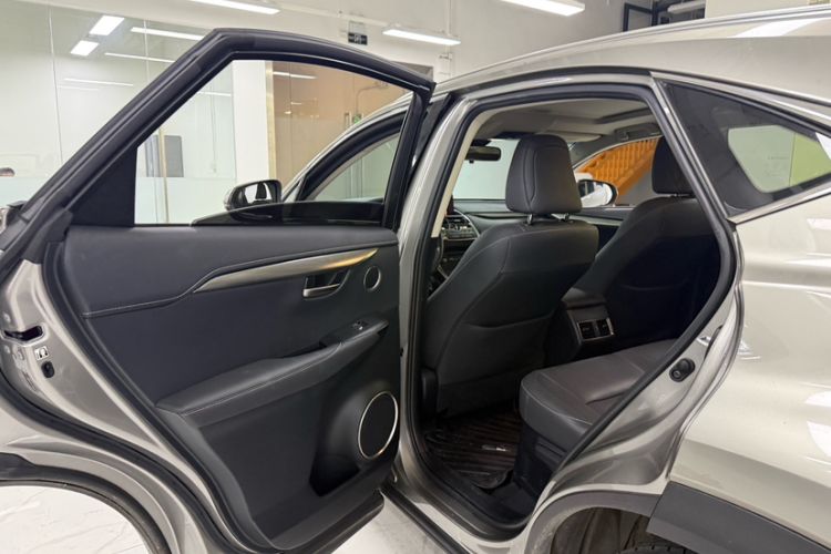Used Lexus NX 2017 300h Front-Drive FENGSHANG Edition Interior 6