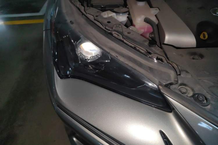 Used Lexus NX 2017 200 Front-Wheel-Drive X-Trail SE Edition Right Front Headlight