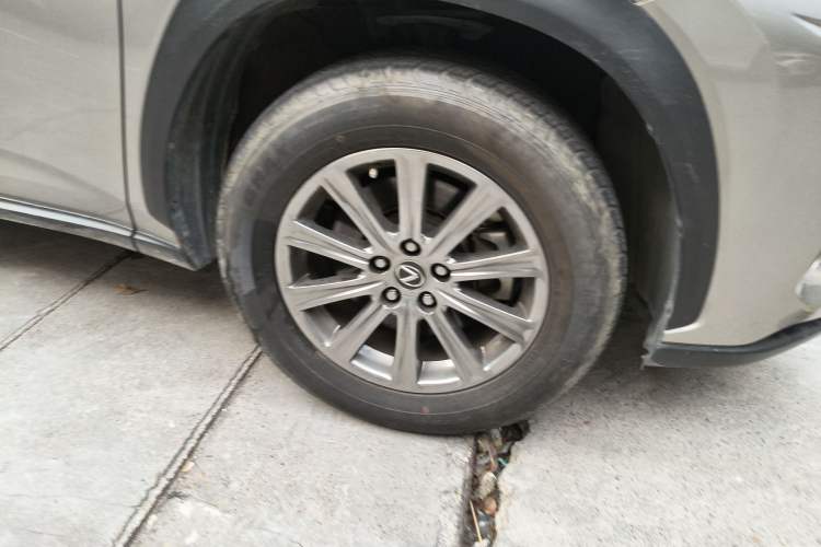 Used Lexus NX 2017 200 Front-Wheel-Drive X-Trail SE Edition Right Front Wheel Hub