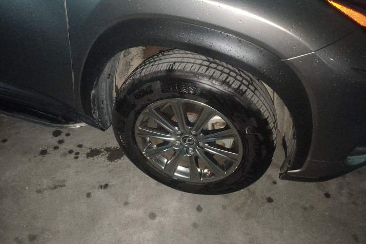 Used Lexus NX 2017 300 Front-Wheel-Drive Limited Edition Right Front Wheel Hub