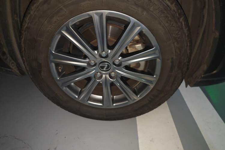 Used Lexus NX 2017 200 All-Wheel Drive Fēngshàng Edition Right Front Wheel Hub
